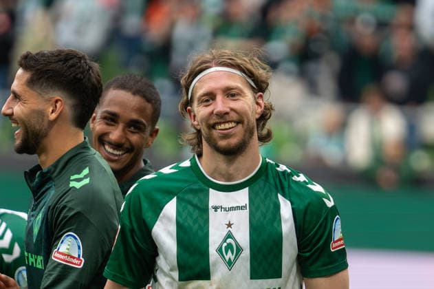 German Soccer 1st Bundesliga, Matchday 4, 2026–2027, Werder Bremen vs. FC Augsburg on September 19, 2026, at the Weserstadion in Bremen; Mitchell Weiser of Werder Bremen; 8 seconds after the final whistle: celebration, joy, goal celebration, emotions Copyright: xSvenxHeidmannx