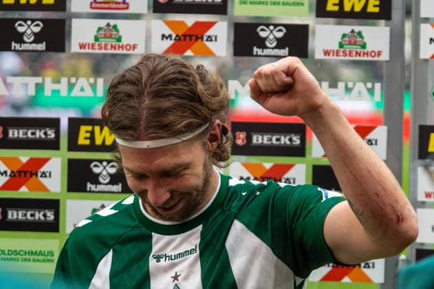 German Soccer 1st Bundesliga, Matchday 4, 2026–2027, Werder Bremen vs. FC Augsburg on September 19, 2026, at the Weserstadion in Bremen; Mitchell Weiser of Werder Bremen; 8 seconds after the final whistle: celebration, joy, goal celebration, emotions Copyright: xSvenxHeidmannx