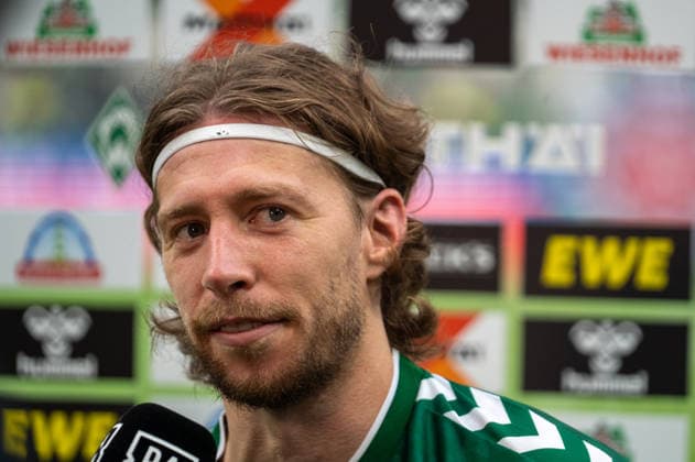 German Soccer 1st Bundesliga, Matchday 4, 2026–2027, Werder Bremen vs. FC Augsburg on September 19, 2026, at the Weserstadion in Bremen; Mitchell Weiser of Werder Bremen, in an interview with DAZN 8 minutes after the final whistle—celebration, joy, goal celebrations, emotions Copyright: xSvenxHeidmannx