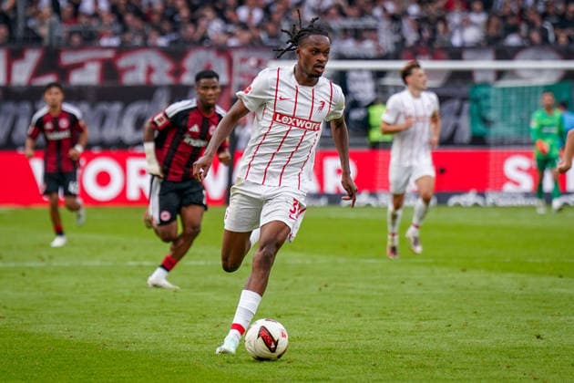 German Soccer Bundesliga 2026–2027, Matchday 4: Eintracht Frankfurt vs. SC Freiburg at Deutsche Bank Park, Frankfurt; Jordy Makengo, SC Freiburg, 33 Copyright: xJOERANxSTEINSIEKx