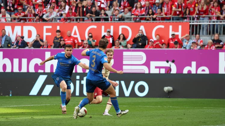 September 19, 2026, xrekx, Soccer 2. Bundesliga, 1. FC Kaiserslautern vs. Eintracht Braunschweig: l Mehmet Aydin (Eintracht Braunschweig), Noah Katterbach (Eintracht Braunschweig), Paul Joly (1. FC Kaiserslautern), Tackle, action, battle for the ball DFL DFB REGULATIONS PROHIBIT ANY USE OF PHOTOGRAPHS as IMAGE SEQUENCES and or QUASI-VIDEO Kaiserslautern