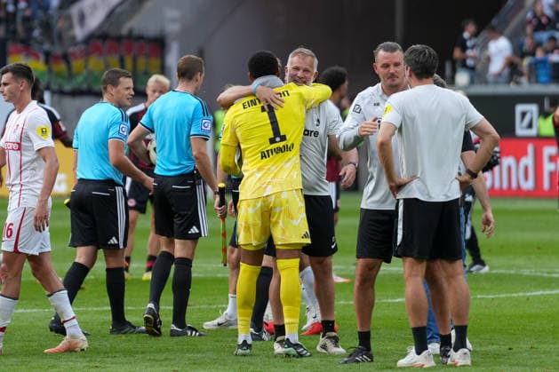 Noah Atubolu, Eintracht Frankfurt, No. 01, under Lars Vossler, SC Freiburg, Assistant Coach, Germany, Soccer, Bundesliga 1, Matchday 4, 2026–2027, Eintracht Frankfurt vs. SC Freiburg, September 19, 2026, Deutsche Bank Park, Frankfurt, Hesse, Germany Copyright: xArnexAmbergx