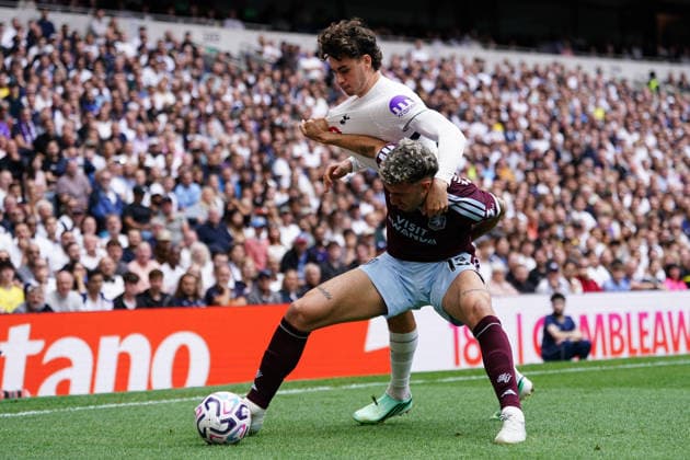 Premier League: Tottenham Hotspur v Aston Villa Matteo Ruggeri of Aston Villa and Archie Gray of Tottenham Hotspur battle during the Premier League match Tottenham Hotspur vs Aston Villa at Tottenham Hotspur Stadium, London, United Kingdom on 19 September 2026 (Photo by Harvey Murphy News Images) Copyright: xHarveyxMurphy NewsxImagesx