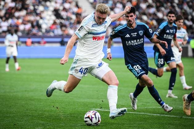 September 19, 2026, Paris, France, France: Conrad HARDER of Strasbourg during the Ligue 1 match between Paris FC and RC Strasbourg at Jean-Bouin Stadium on September 19, 2026 in Paris, France. Paris FC V Racing Club De Strasbourg - Ligue 1  - ZUMAm308 20260919_zsp_m308_053 Copyright: xMatthieuxMirvillex