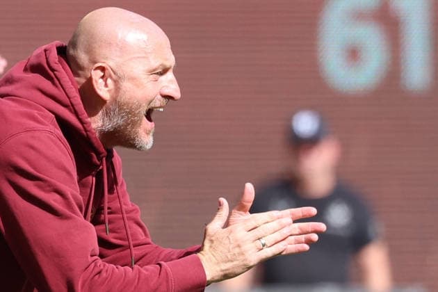 September 19, 2026, xrekx, Soccer 2. Bundesliga, 1. FC Kaiserslautern vs. Eintracht Braunschweig; Torsten Lieberknecht, coach of 1. FC Kaiserslautern, gives instructions, gesticulates with his arms, gesticulates DFL DFB REGULATIONS PROHIBIT ANY USE OF PHOTOGRAPHS as IMAGE SEQUENCES and or QUASI-VIDEO Kaiserslautern