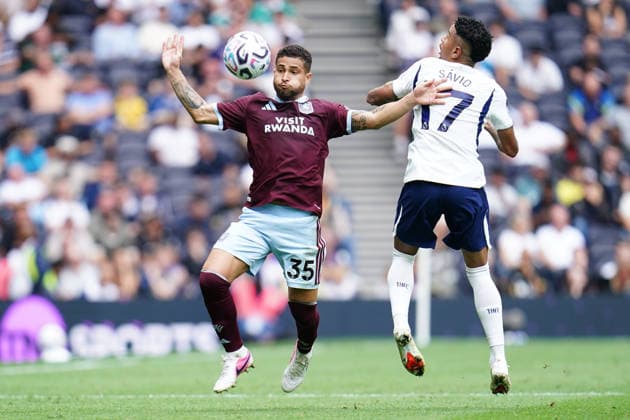 Premier League: Tottenham Hotspur v Aston Villa Joao Gomes of Aston Villa and Savio of Tottenham Hotspur during the Premier League match Tottenham Hotspur vs Aston Villa at Tottenham Hotspur Stadium, London, United Kingdom on 19 September 2026 (Photo by Harvey Murphy News Images) Copyright: xHarveyxMurphy NewsxImagesx