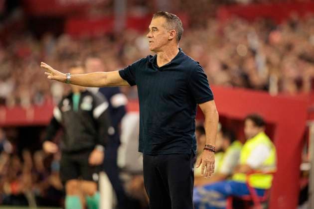 September 19, 2026, Seville, Spain: Head Coach Luis Garcia (Sevilla FC) seen in action during LaLiga EA SPORTS 2026 2027 game between teams of Sevilla FC and FC Barcelona, Barca Seville Spain - ZUMAs197 20260919_aaa_s197_296 Copyright: xMaciejxRogowskix