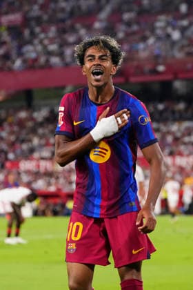 Sevilla FC v FC Barcelona, Barca - LaLiga EA Sports 2026 27 Lamine Yamal right winger of Barcelona and Spain celebrates the second goal of his team during the LaLiga EA Sports 2026 27 match between Sevilla FC and FC Barcelona at Estadio Ramon Sanchez Pizjuan on September 19, 2026 in Seville, Spain. Seville Spain  Copyright: xJosexBretonx originalFilename:bretonhernandez-sevillaf260919_npphJ.jpg