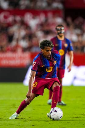 September 19, 2026, Sevilla, Sevilla, Spain: Lamine Yamal of FC Barcelona, Barca in action during the Spanish league, LaLiga EA Sports, football match played between Sevilla FC and FC Barcelona at Ramon Sanchez-Pizjuan stadium on September 19, 2026, in Sevilla, Spain. Sevilla Spain - ZUMAa181 20260919_zaa_a181_677 Copyright: xJoaquinxCorcherox