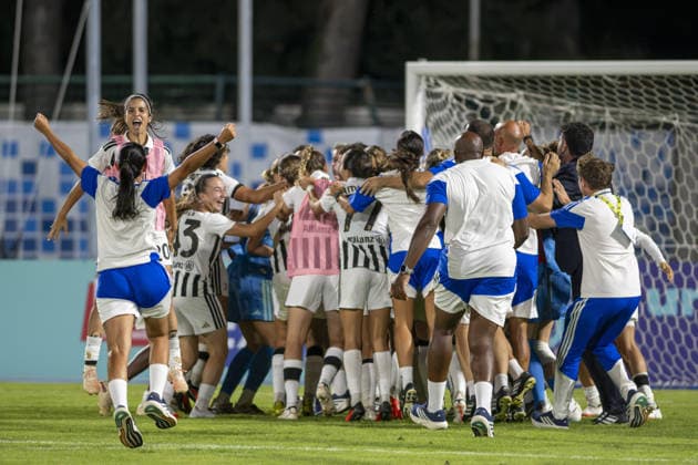IPA88735519 - Juventus celebration after winning the cup in the final—Juventus FC vs. AS Roma, Serie A Women s Cup in Viareggio (LU), Italy, September 19, 2026  Copyright: xJacopoxCane IPAxSportx xx IPA88735519