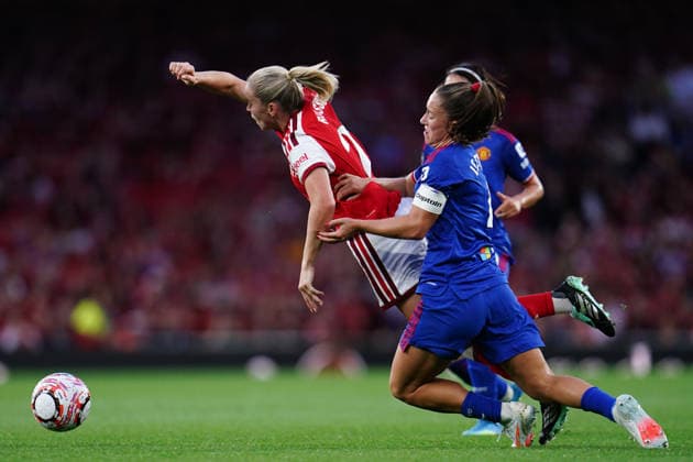 Women s Super League: Arsenal v Manchester United, ManU Alessia Russo of Arsenal is fouled by Manchester United players during the Women s Super League match Arsenal vs Manchester United at Emirates, London, United Kingdom on 19 September 2026 (Photo by Harvey Murphy News Images) London Emirates Greater London United Kingdom Copyright: xHarveyxMurphy NewsxImagesx