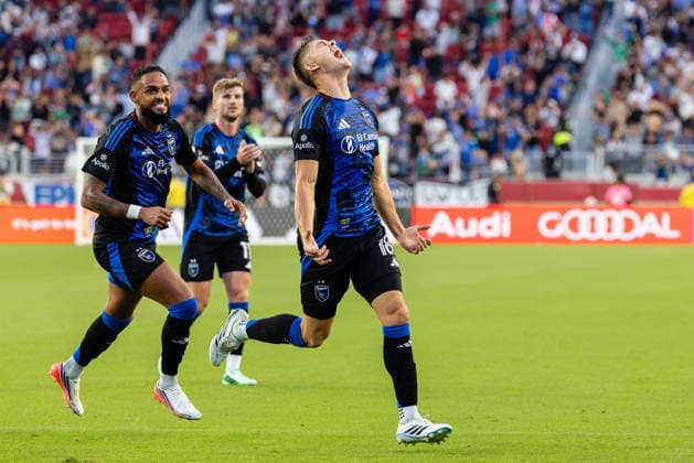 SANTA CLARA, CA - SEPTEMBER 19: Reid Roberts 18 of the San Jose Earthquakes celebrates a goal in stoppage time of an MLS, Fussball Herren, USA match against the Los Angeles Football Club on September 19, 2026 at Levi s Stadium in Santa Clara, CA. (Photo by Matthew Huang Icon Sportswire) SOCCER: SEP 19 MLS San Jose Earthquakes vs Los Angeles Football Club EDITORIAL USE ONLY Icon260919028