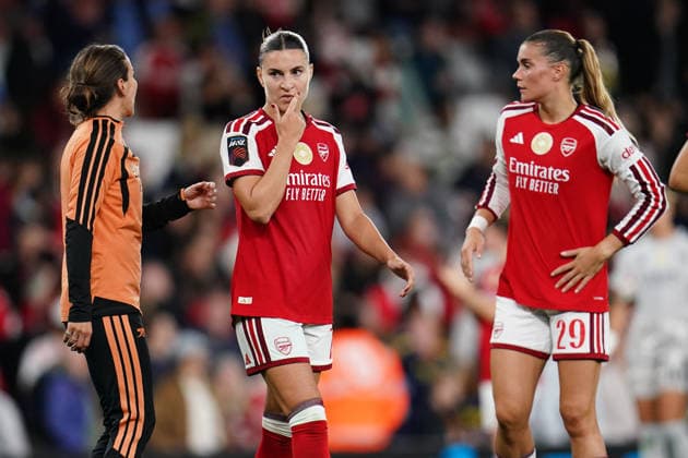 Women s Super League: Arsenal v Manchester United, ManU Arsenal players at full time during the Women s Super League match Arsenal vs Manchester United at Emirates, London, United Kingdom on 19 September 2026 (Photo by Harvey Murphy News Images) London Emirates Greater London United Kingdom Copyright: xHarveyxMurphy NewsxImagesx