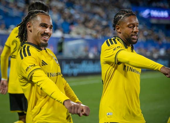 September 19, 2026, Montreal, Qc, Canada: Columbus Crew s Mohamed Farsi (left) celebrates a goal against CF Montreal with Steven Moreira during second half MLS, Fussball Herren, USA soccer action in Montreal on Saturday, Sept. 19, 2026. Mohamed Farsi , Steven Moreira  - ZUMAc35_ 20260919_zaf_c35_207 Copyright: xPeterxMccabex