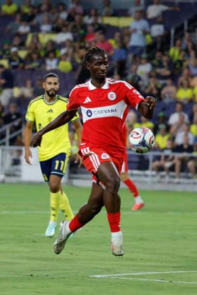 NASHVILLE, TN - SEPTEMBER 19: Chicago Fire FC midfielder Dje DÕavilla (42) during a match between Nashville SC and Chicago Fire FC, September 19, 2026 at GEODIS Park in Nashville, Tennessee. (Photo by Matthew Maxey Icon Sportswire) SOCCER: SEP 19 MLS, Fussball Herren, USA Nashville SC vs Chicago Fire FC EDITORIAL USE ONLY Icon260919001