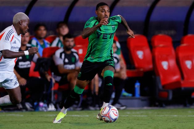 September 19, 2026, Frisco, Texas, United States: Austin FC midfielder JOSEPH ROSALES (30) kicks the ball in a soccer game, Saturday, Sept. 19, 2026, in Frisco, Texas. Frisco United States - ZUMAa325 20260919_zsa_a325_016 Copyright: xDavidxBalleringxIix