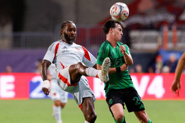 September 19, 2026, Frisco, Texas, United States: Austin FC midfielder JORGE ALASTUEY (24) heads the ball in a soccer game, Saturday, Sept. 19, 2026, in Frisco, Texas. Frisco United States - ZUMAa325 20260919_zsa_a325_018 Copyright: xDavidxBalleringxIix