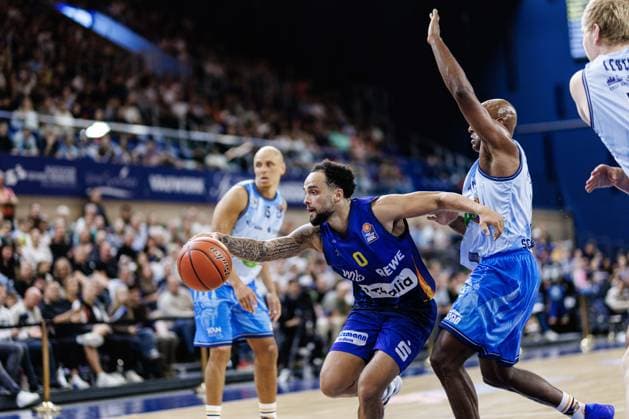 Marcus Graves, PHOENIX HAGEN, 00; Deandre Lansdowne, ROSTOCK SEAWOLVES, 09; Robin Amaize ROSTOCK SEAWOLVES, 15 Rostock Seawolves vs. Phoenix Hagen, Basketball, BBL 2026–2027 easyCredit Basketball Bundesliga, Matchday 1, 2026–2027 season, September 19, 2026 Rostock Seawolves vs. Phoenix Hagen, Basketball, BBL 2026–2027 easyCredit Basketball Bundesliga, Matchday 1, 2026–2027 Season, September 19, 2026 Groter Pohl Copyright: xEibner-Pressefoto DenverxEhrlichx EP_DEH