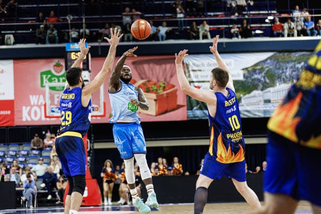 TJ Crockett Jr., ROSTOCK SEAWOLVES, 00, Fabian Bleck, PHOENIX HAGEN, 10, Patricio Garino Gullotta PHOENIX HAGEN, 29 Rostock Seawolves vs. Phoenix Hagen, Basketball, BBL 2026–2027 easyCredit Basketball Bundesliga, Matchday 1, 2026–2027 season, September 19, 2026, Rostock Seawolves vs. Phoenix Hagen, Basketball, BBL 2026–2027 easyCredit Basketball Bundesliga, Matchday 1, 2026–2027 season, September 19, 2026, Groter Pohl Copyright: xEibner-Pressefoto DenverxEhrlichx EP_DEH