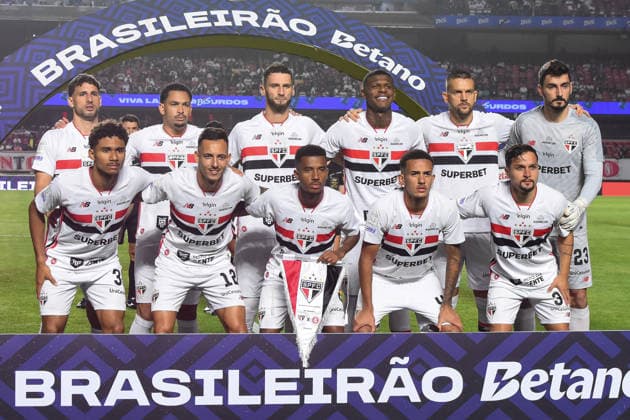 São Paulo FC x Internacional SaO PAULO, SP - 19.09.2026: SaO PAULO FC X INTERNACIONAL - Sao Paulo FC team during the match between Sao Paulo FC x Internacional, valid for the twenty-eighth round of the 2026 Brazilian Football Championship, this Saturday (19), at Morumbis, SP. (Photo: Roberto Casimiro Fotoarena) x3018401x  RobertoxCasimiro