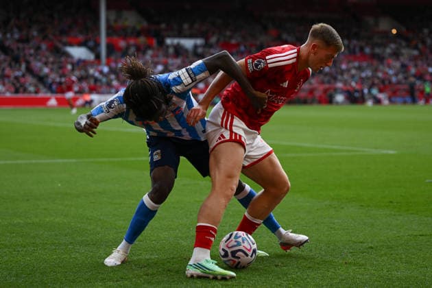 Nottingham Forest FC v Coventry City - Premier League 2026 27 Liam Delap of Nottingham Forest is under pressure from Caleb Yirenkyi of Coventry City during the Premier League match between Nottingham Forest and Coventry City at the City Ground in Nottingham, on September 19, 2026. Nottingham Nottinghamshire United Kingdom  Copyright: xMIxNewsx originalFilename:fletcher-nottingh260919_npC6T.jpg