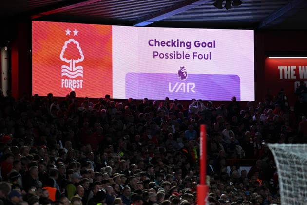 Nottingham Forest FC v Coventry City - Premier League 2026 27 VAR check for a possible foul during the Premier League match between Nottingham Forest and Coventry City at the City Ground in Nottingham, on September 19, 2026. Nottingham Nottinghamshire United Kingdom  Copyright: xMIxNewsx originalFilename:fletcher-nottingh260919_npfxE.jpg