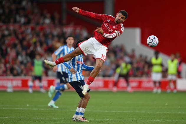 Nottingham Forest FC v Coventry City - Premier League 2026 27 Morgan Gibbs-White of Nottingham Forest jumps for the ball during the Premier League match between Nottingham Forest and Coventry City at the City Ground in Nottingham, on September 19, 2026. Nottingham Nottinghamshire United Kingdom  Copyright: xMIxNewsx originalFilename:fletcher-nottingh260919_npM08.jpg
