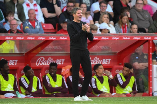 Nottingham Forest FC v Coventry City - Premier League 2026 27 Oliver Glasner, head coach of Nottingham Forest, applauds his players during the Premier League match between Nottingham Forest and Coventry City at the City Ground in Nottingham, on September 19, 2026. Nottingham Nottinghamshire United Kingdom  Copyright: xMIxNewsx originalFilename:fletcher-nottingh260919_npQiV.jpg
