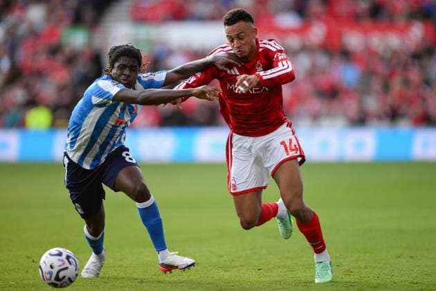 Nottingham Forest FC v Coventry City - Premier League 2026 27 Dan Ndoye of Nottingham Forest competes with Caleb Yirenkyi of Coventry City during the Premier League match between Nottingham Forest and Coventry City at the City Ground in Nottingham, on September 19, 2026. Nottingham Nottinghamshire United Kingdom  Copyright: xMIxNewsx originalFilename:fletcher-nottingh260919_npDcw.jpg