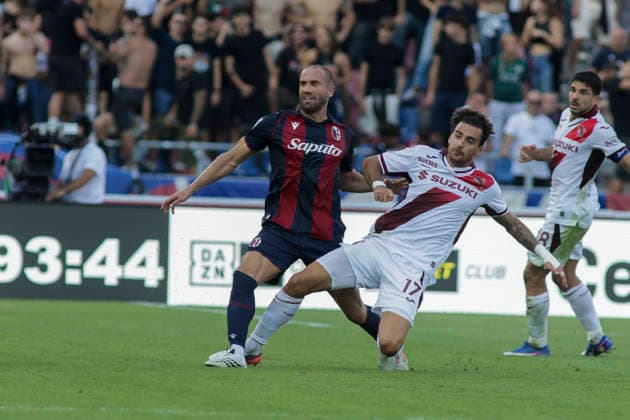 Bologna FC v Torino FC - Serie A 2026 27 Sandro Kulenovic of Torino FC battles for the ball with Lorenzo De Silvestri of Bologna FC during the Bologna BFC vs Torino FC match in the 5th round of Serie A Enilive 2026-27 at Renato Dall Ara stadium in Bologna, Italy, on September 19, 2026. Bologna Italy  Copyright: xDavidexCasentinix originalFilename:casentini-bolognab260919_np0sU.jpg