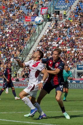 Bologna FC v Torino FC - Serie A 2026 27 Giovanni Pablo Simeone Baldini of Torino FC battles for the ball with Torbjorn Lysaker Heggem of Bologna FC during the Bologna FC vs Torino FC match in the 5th round of the Serie A Enilive 2026-27 season at the Renato Dall Ara stadium in Bologna, Italy, on September 19, 2026. Bologna Italy  Copyright: xDavidexCasentinix originalFilename:casentini-bolognab260919_np1r6.jpg