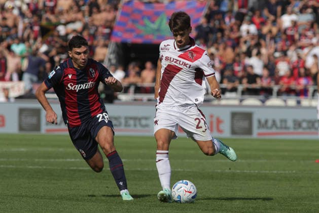 Bologna FC v Torino FC - Serie A 2026 27 Daniel Braganca of Torino FC competes for the ball with Nicolo Cambiaghi of Bologna FC during the Bologna BFC vs Torino FC match in the 5th round of the Serie A Enilive 2026-27 season at the Renato Dall Ara stadium in Bologna, Italy, on September 19, 2026. Bologna Italy  Copyright: xDavidexCasentinix originalFilename:casentini-bolognab260919_npC4R.jpg