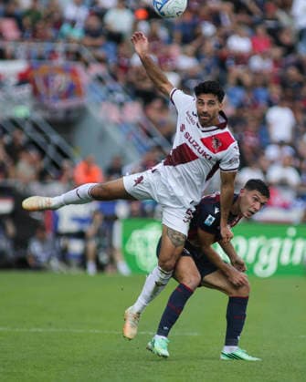 Bologna FC v Torino FC - Serie A 2026 27 Eivind Helland of Bologna FC battles for the ball with Eray Comert of Torino FC during the Bologna BFC vs Torino FC match in the 5th round of Serie A Enilive 2026-27 at Renato Dall Ara stadium in Bologna, Italy, on September 19, 2026. Bologna Italy  Copyright: xDavidexCasentinix originalFilename:casentini-bolognab260919_npDSq.jpg