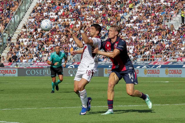 Bologna FC v Torino FC - Serie A 2026 27 Giovanni Pablo Simeone Baldini of Torino FC battles for the ball with Torbjorn Lysaker Heggem of Bologna FC during the Bologna FC vs Torino FC match in the 5th round of the Serie A Enilive 2026-27 season at the Renato Dall Ara stadium in Bologna, Italy, on September 19, 2026. Bologna Italy  Copyright: xDavidexCasentinix originalFilename:casentini-bolognab260919_npzzo.jpg