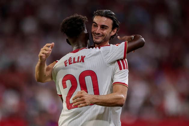 Sevilla FC v FC Barcelona, Barca - LaLiga EA Sports 2026 27 Juan Iglesias and Felix Correa of Sevilla FC celebrate a goal during the La Liga EA Sports match between Sevilla FC and FC Barcelona at Ramon Sanchez Pizjuan in Seville, Spain, on September 19, 2026. Seville Spain  Copyright: xJosexLuisxContrerasx originalFilename:joseluiscontreras-sevillaf260919_np8wy.jpg