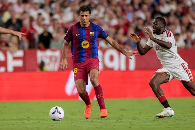 Sevilla FC v FC Barcelona, Barca - LaLiga EA Sports 2026 27 Rodri of FC Barcelona controls the ball during the La Liga EA Sports match between Sevilla FC and FC Barcelona at Ramon Sanchez Pizjuan in Seville, Spain, on September 19, 2026. Seville Spain  Copyright: xJosexLuisxContrerasx originalFilename:joseluiscontreras-sevillaf260919_npVji.jpg
