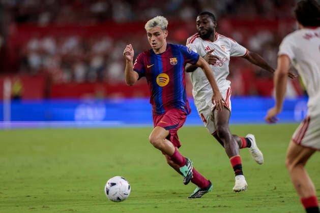 Sevilla FC v FC Barcelona, Barca - LaLiga EA Sports 2026 27 Pedro Gonzalez Pedri of FC Barcelona runs with the ball during the La Liga EA Sports match between Sevilla FC and FC Barcelona at Ramon Sanchez Pizjuan in Seville, Spain, on September 19, 2026. Seville Spain  Copyright: xJosexLuisxContrerasx originalFilename:joseluiscontreras-sevillaf260919_npkz7.jpg