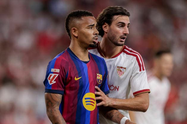 Sevilla FC v FC Barcelona, Barca - LaLiga EA Sports 2026 27 Gabriel Jesus of FC Barcelona competes for the ball with Juan Iglesias of Sevilla FC during the La Liga EA Sports match between Sevilla FC and FC Barcelona at Ramon Sanchez Pizjuan in Seville, Spain, on September 19, 2026. Seville Spain  Copyright: xJosexLuisxContrerasx originalFilename:joseluiscontreras-sevillaf260919_npVNp.jpg