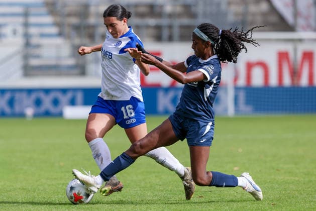 From left: Rahel Lang (SV Meppen), 16, and Chelsea Surpris (SC Sand), 3, in a one-on-one battle, duel, dynamic moment, action, game scene, DFB REGULATIONS PROHIBIT ANY USE OF PHOTOGRAPHS AS SEQUENCE IMAGES AND OR VIDEO-LIKE PHOTO SERIES DFB REGULATIONS PROHIBIT ANY USE OF PHOTOGRAPHS AS IMAGE SEQUENCES AND OR QUASI-VIDEO, September 20, 2026, Meppen, Germany, soccer, Women’s Bundesliga 2, SV Meppen vs. SC Sand xobx