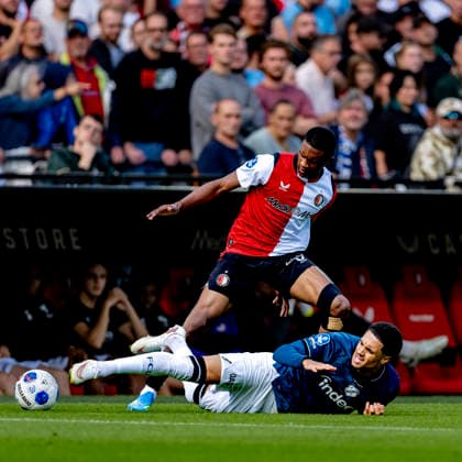 ROTTERDAM: FC Utrecht forward Adrian Blake and SC Feyenoord Rotterdam defender Givairo Read during the Vriendenloterij Eredivisie match between Feyenoord and FC Utrecht at Stadion De Kuip on September 20, 2026, in Rotterdam, the Netherlands. Photo by DeFodi Images