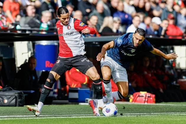 ROTTERDAM , 20-09-2026 , De Kuip , season 2026 2027 , Dutch , eredivisie , match between Feyenoord and FC Utrecht , picture shows, Feyenoord player Anis Hadj Moussa vs FC Utrecht player Nikolas Panayiotou Feyenoord - Utrecht  x207311195x Copyright: