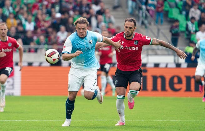 Germany Soccer 2. Bundesliga 2026–2027, Matchday 6: Hannover 96 vs. VfL Bochum at Heinz von Heiden Arena in Hannover—Christian Rasmussen (VfL Bochum) and Virgil Ghita (Hannover 96) battle for the ball, 7, 5 Copyright: xAymanxAlahmedx