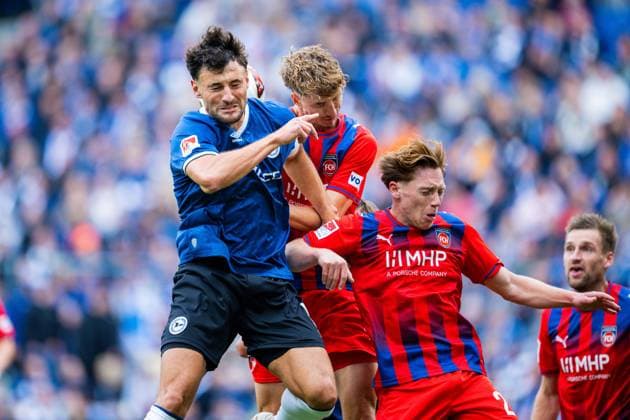 September 20, 2026 Soccer, 2026–2027, 2. Bundesliga, Matchday 6, DSC Arminia Bielefeld 1 FC Heidenheim Referee: Maximilian Bauer (Bielefeld), Jan Schöppner, Heidenheim; Michael Heule, Heidenheim. DFL regulations prohibit any use of photographs as image sequences and or quasi-video.