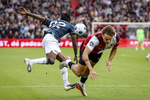 ROTTERDAM - (lr) Arthur ZagrÃ of FC Utrecht and Tobias van den Elshout of Feyenoord during the Dutch Eredivisie match between Feyenoord and FC Utrecht at Feyenoord stadium De Kuip on 20 September 2026 in Rotterdam, the Netherlands. SONNY LENSEN ANP Eredivisie 2026 27 xVIxANPxSportx xxANPxIVx 569389537 originalFilename: 569389537.jpg