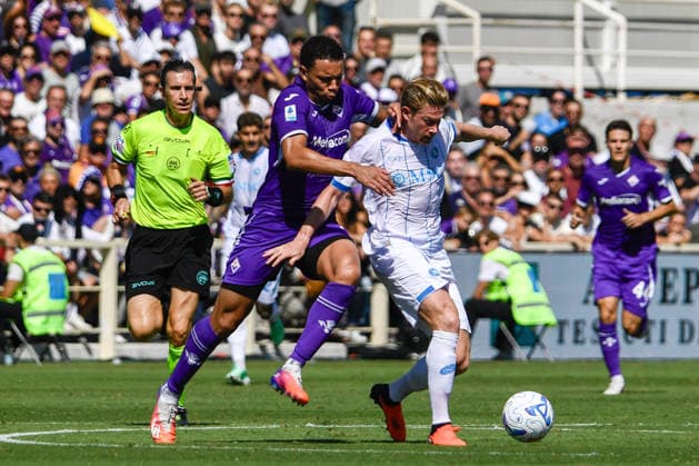 SOCCER - Serie A - ACF Fiorentina vs. SSC Napoli Photo by IPA ABACAPRESS.COM88755678 - Rasmus Winther Hojlund (Napoli) was stopped by Viery (Fiorentina) during the ACF Fiorentina vs. SSC Napoli Serie A soccer match in Florence, Italy, on September 20, 2026 Florence Italy  Copyright: xIPAxSport ABACAx