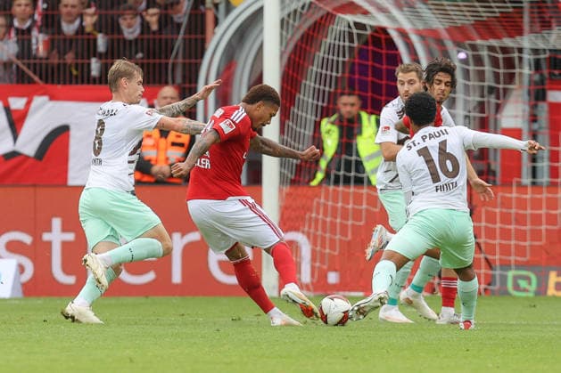 September 20, 2026, xtgx, Soccer 2. Bundesliga, FC Energie Cottbus vs. FC St. Pauli, from left: Justin Butler (Cottbus), 31, scores a goal, shoots, goal scorer, scores, goal, scores the goal 1–0 DFL DFB REGULATIONS PROHIBIT ANY USE OF PHOTOGRAPHS as IMAGE SEQUENCES and or QUASI-VIDEO Cottbus