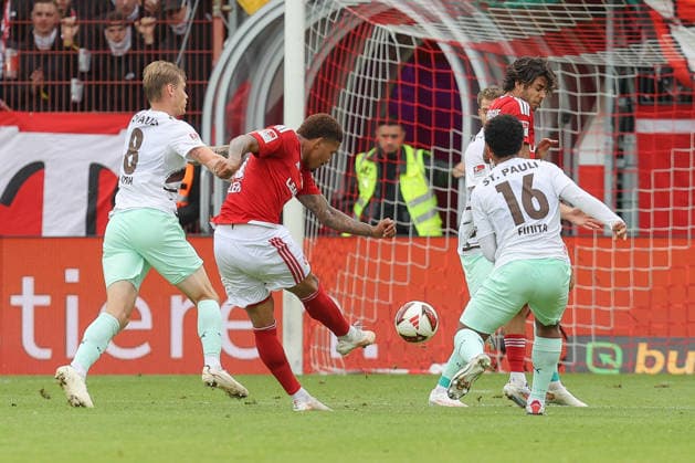 September 20, 2026, xtgx, Soccer 2. Bundesliga, FC Energie Cottbus vs. FC St. Pauli, from left: Justin Butler (Cottbus), 31, scores a goal, shoots, goal scorer, scores, goal, scores the goal 1–0 DFL DFB REGULATIONS PROHIBIT ANY USE OF PHOTOGRAPHS as IMAGE SEQUENCES and or QUASI-VIDEO Cottbus