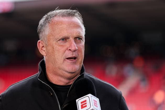 ENSCHEDE , 20-09-2026 , De Grolsch Veste , season 2026 2027 , Dutch Eredivisie Football , match between FC Twente and PSV , picture shows FC Twente head coach John van den Brom Twente - PSV  x207315403x Copyright: