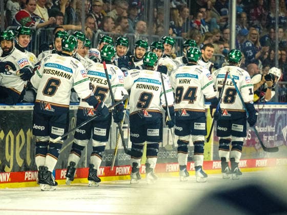 September 20, 2026, xwppx, Penny DEL Ice Hockey, Adler Mannheim vs. Eisbären Berlin; left: Eisbären Berlin celebrating after 0–1