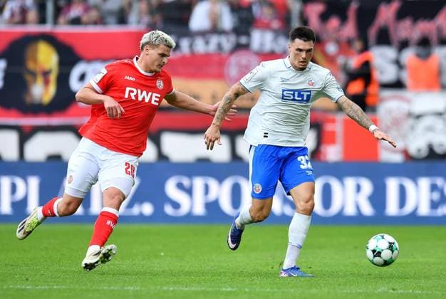 Rot Weiss Essen vs. Hansa Rostock ** FOR EDITORIAL USE ONLY ** EDITORIAL USE ONLY ** p Soccer 3rd Division, Matchday 7: Rot-Weiss Essen vs. Hansa Rostock on September 20, 2026, at the Stadion an der Hafenstrasse in Essen. Marek Janssen (Rot-Weiss Essen, left), Niklas Kölle (Hansa Rostock, right). Germany, North Rhine-Westphalia, Essen. Copyright ThorstenxTillmann Copyright: ThorstenxTillmann doc87omonglvvp16v1nfofu ,EDITORIAL USE ONLY Copyright: ThorstenxTillmann